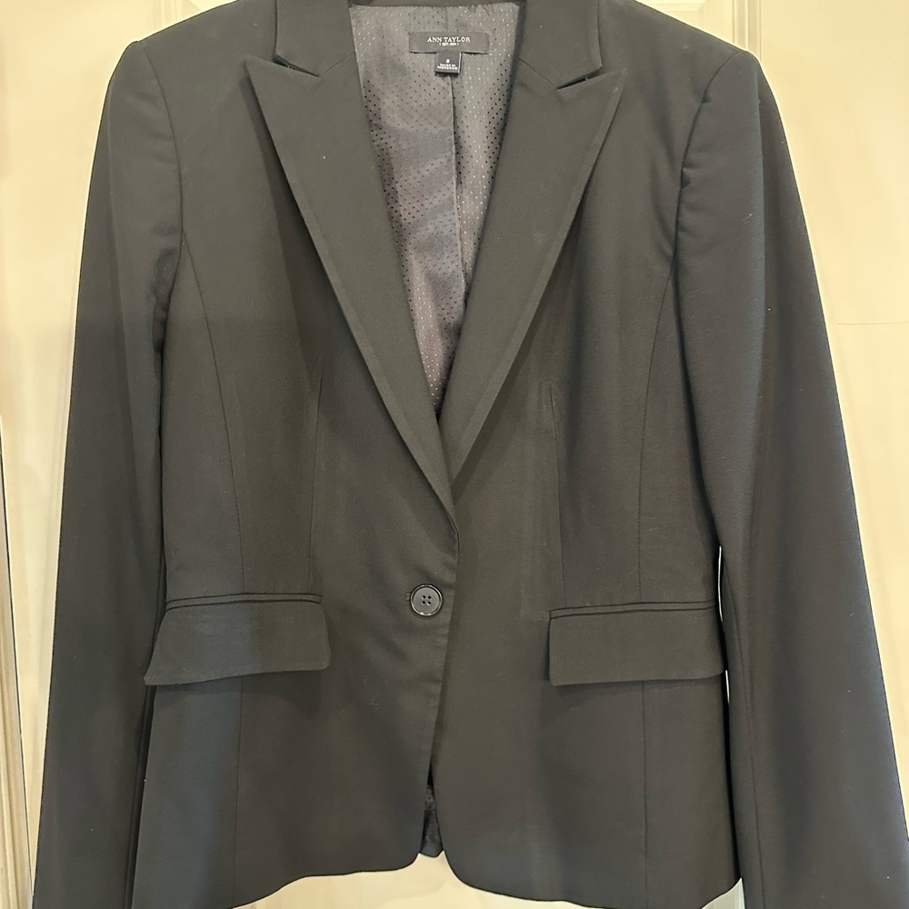 Anne Taylor Women's Black Blazer